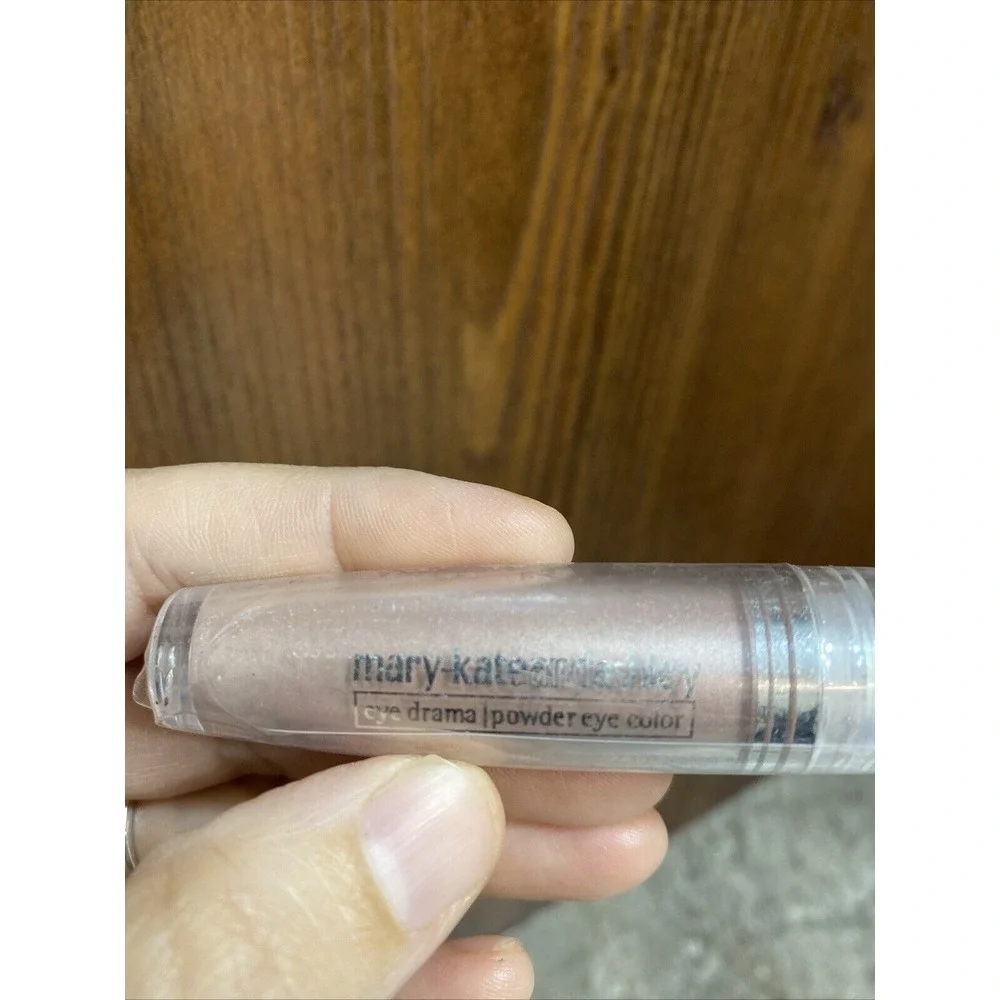 Mary Kate & Ashley Eye‎ Drama Loose Powder Eye Shadow In Shade Pink Rare
